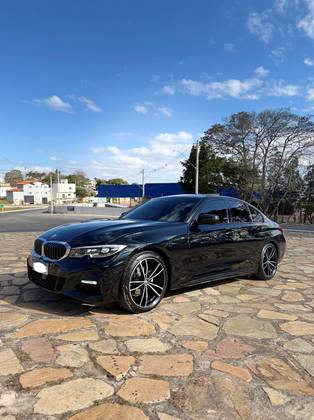 BMW 320i 2.0 16V TURBO GASOLINA M SPORT AUTOMÁTICO BMW 320i 2.0 16V TURBO GASOLINA M SPORT AUTOMÁTICO